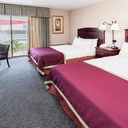 Baymont By Wyndham Michigan City Esterno foto