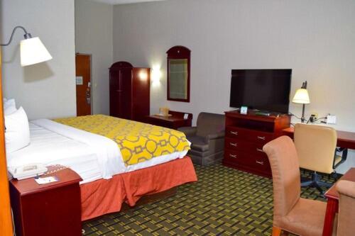 Baymont By Wyndham Michigan City Esterno foto