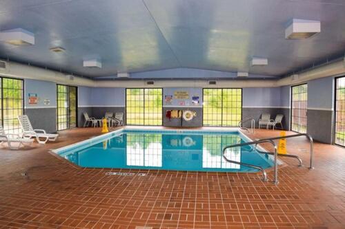 Baymont By Wyndham Michigan City Esterno foto
