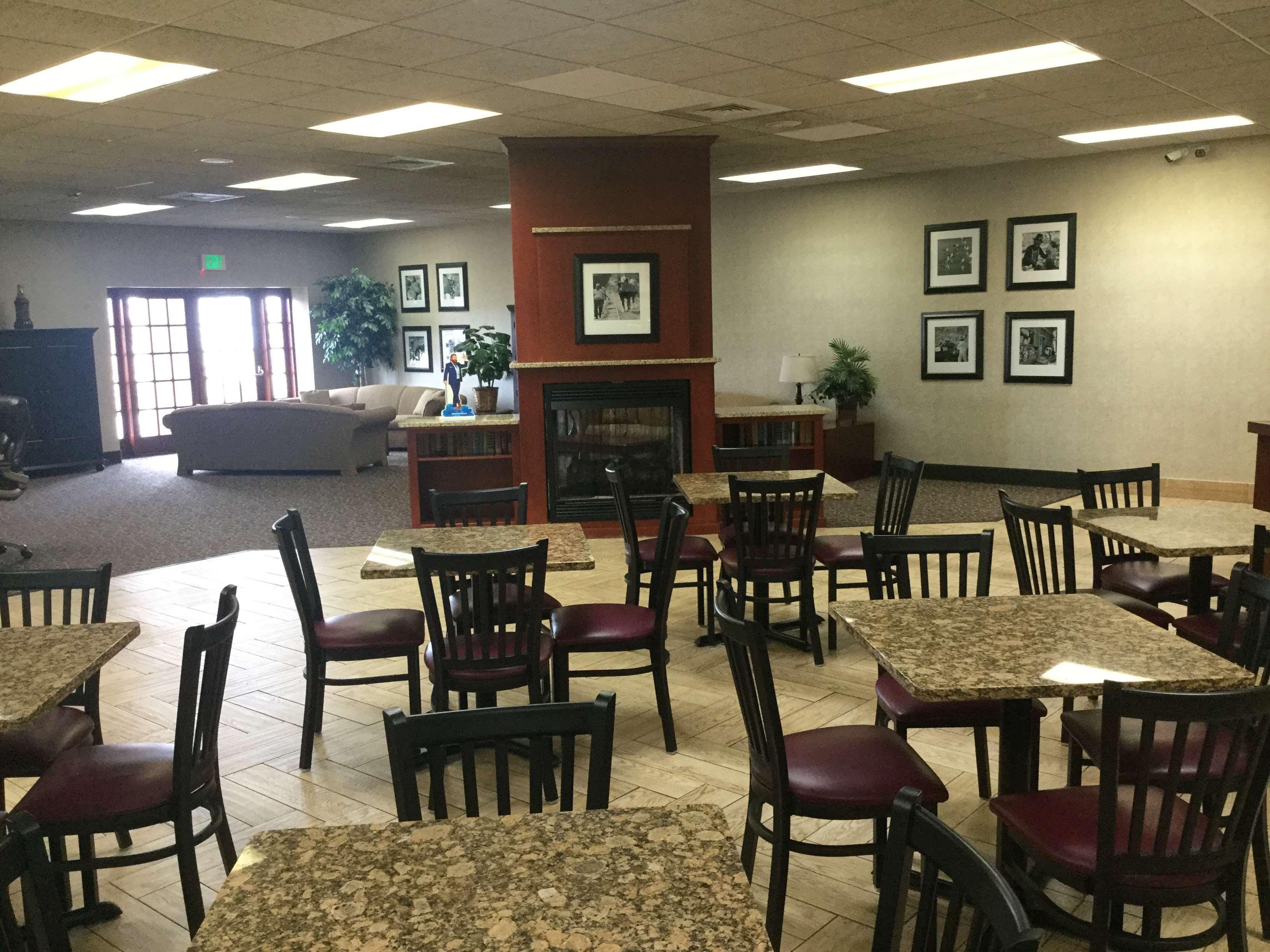 Baymont By Wyndham Michigan City Esterno foto