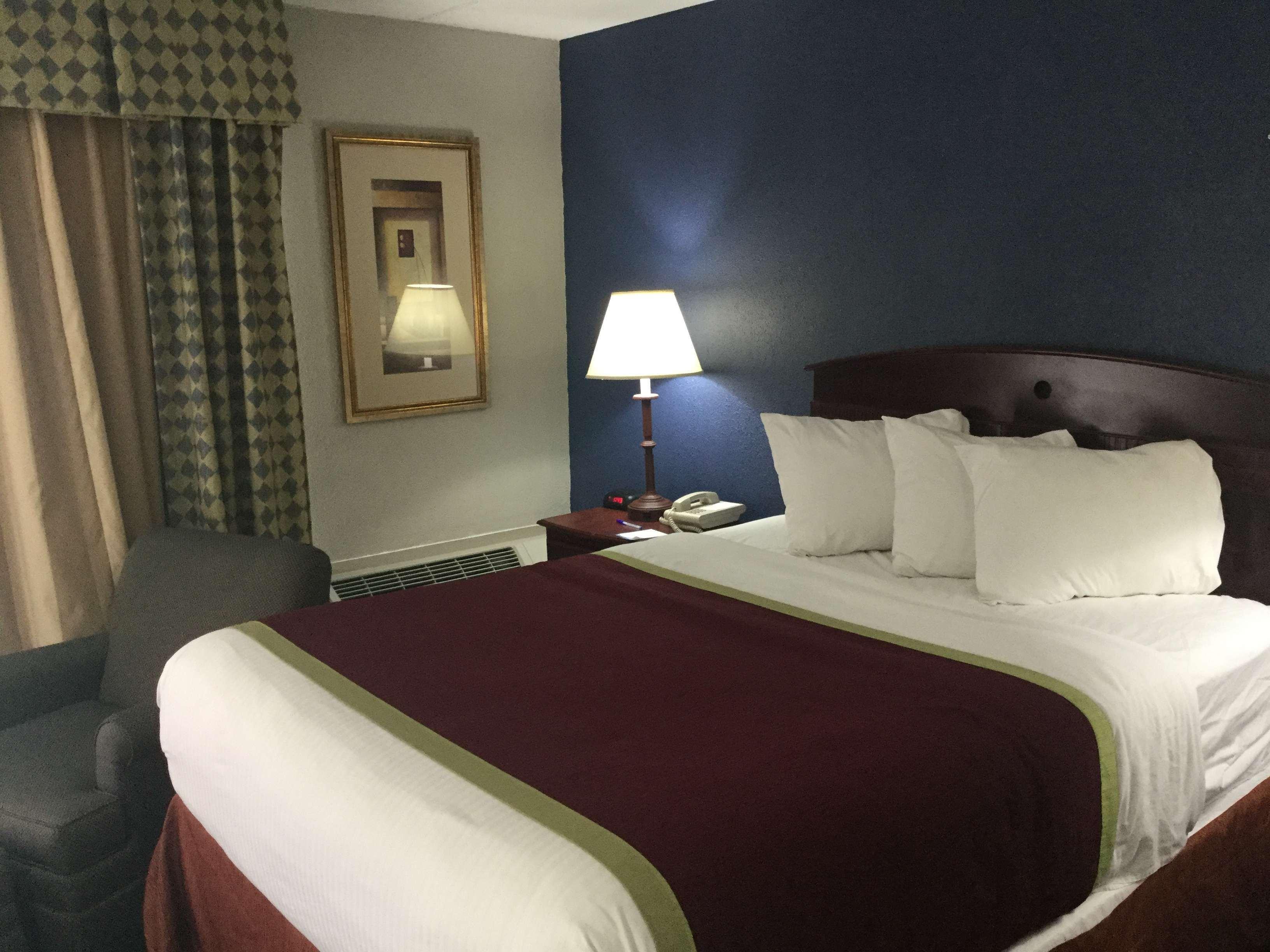 Baymont By Wyndham Michigan City Esterno foto