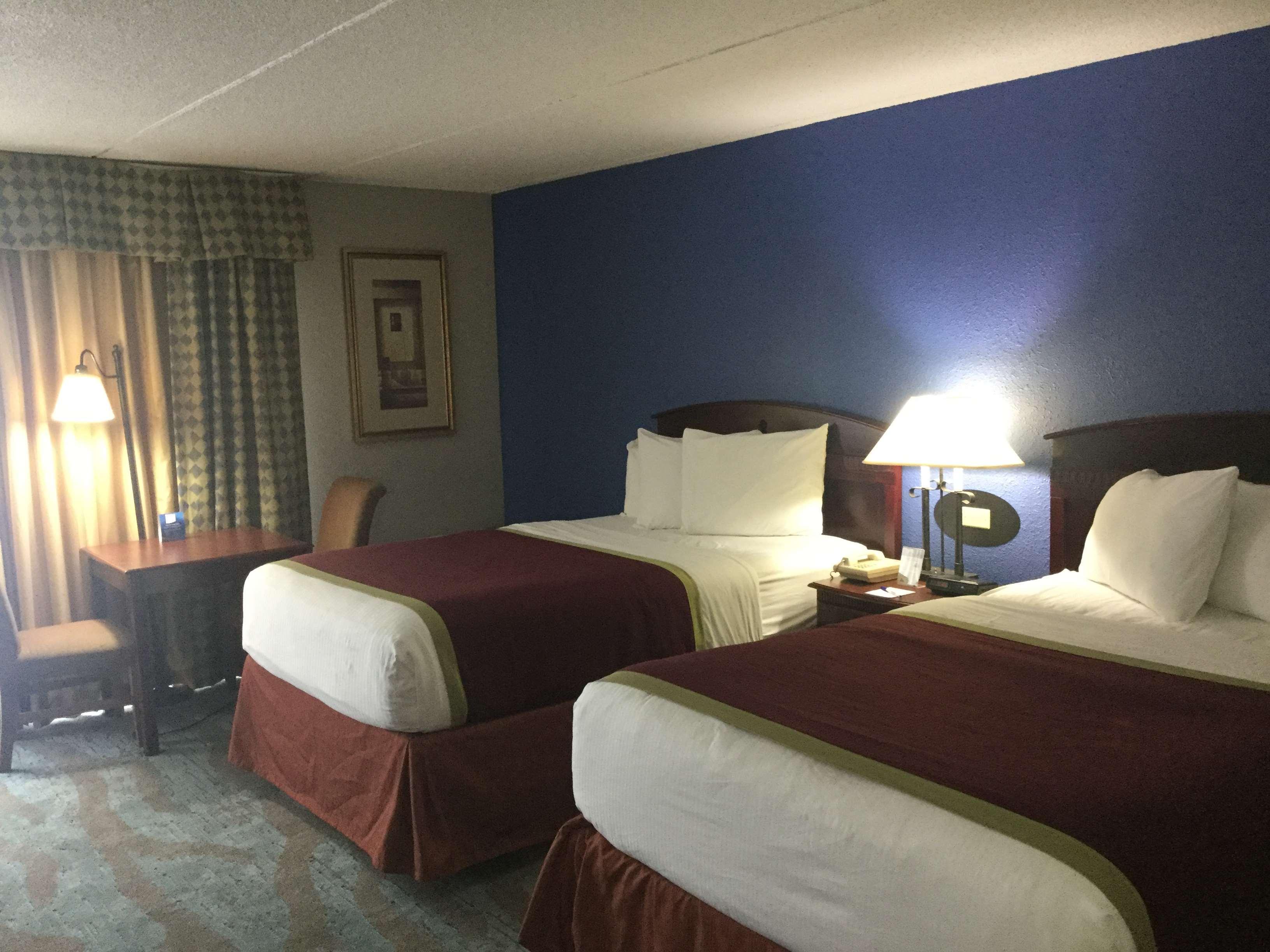 Baymont By Wyndham Michigan City Esterno foto